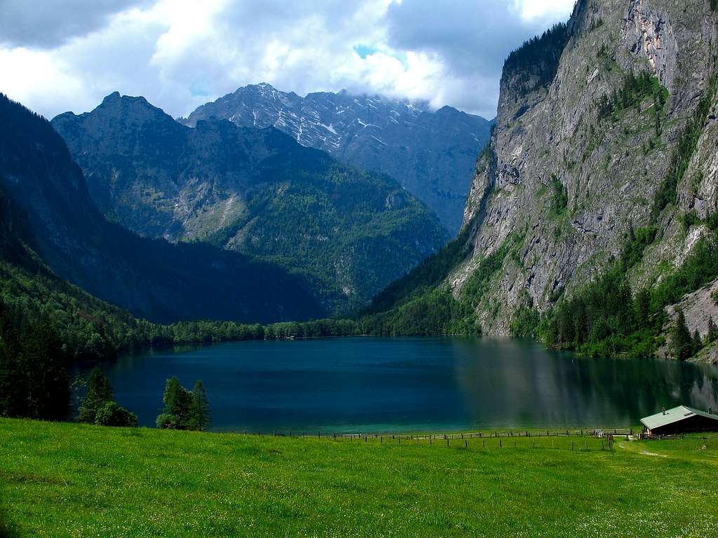 Fischunkelalm pasture and Lake Obersee