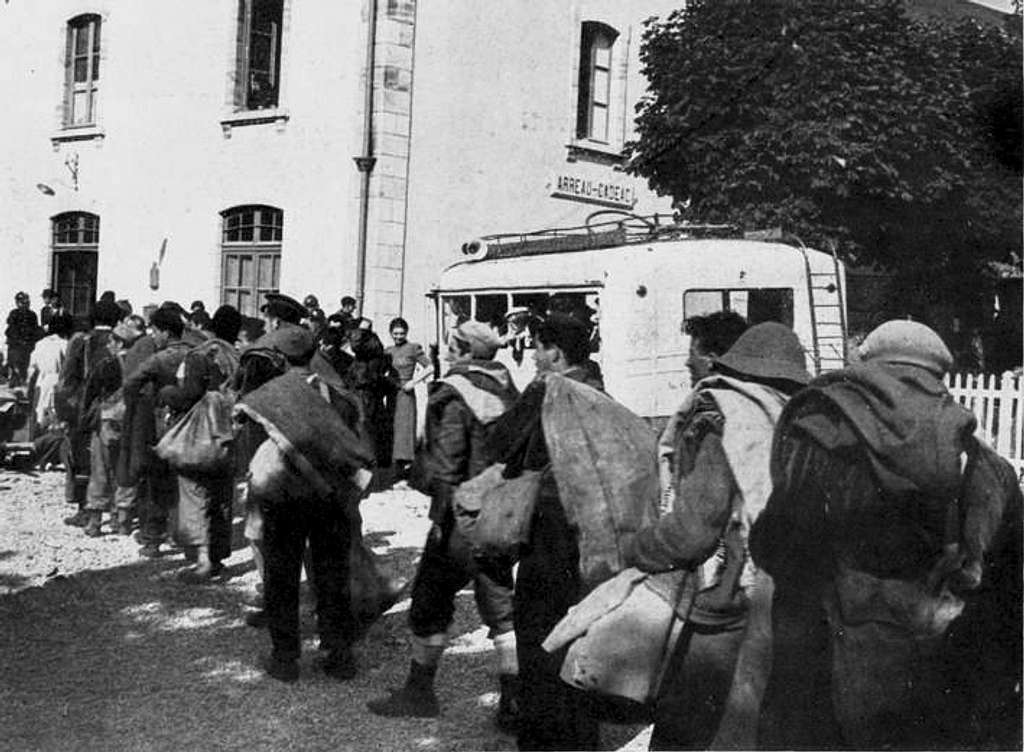 Spanish refugees crossing the border, during WW2