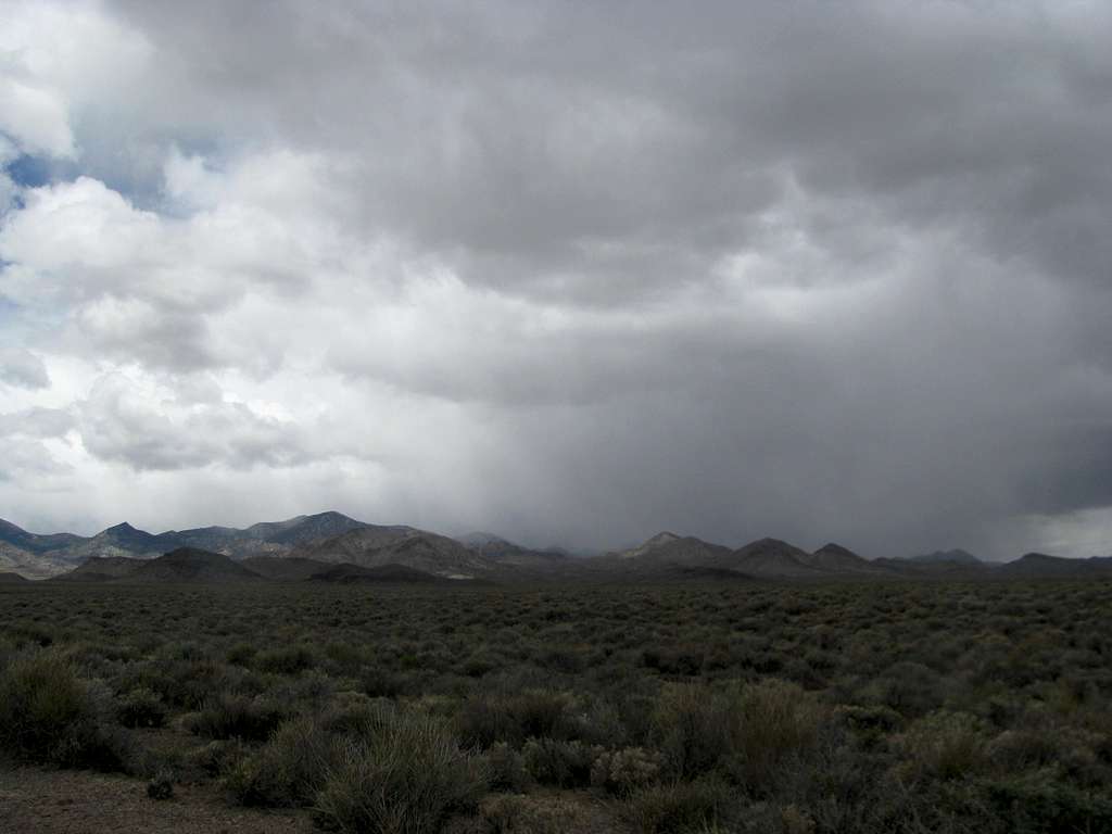 Storm overtakes Grapevine Range