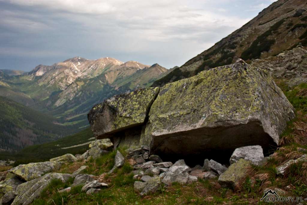 Valentkova rock shelter