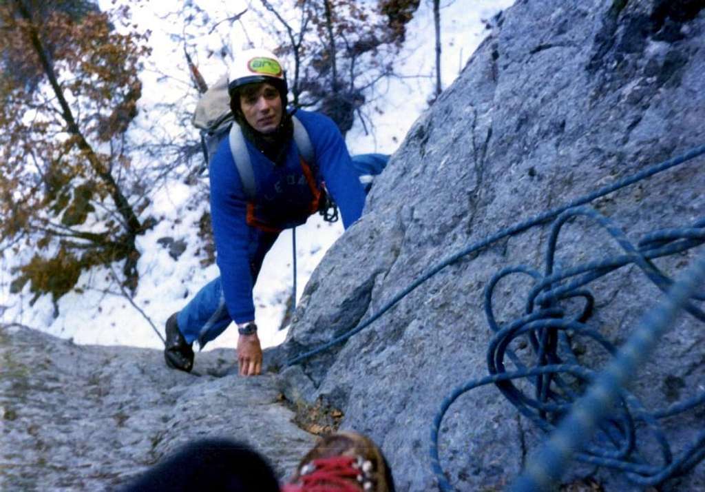 Dihedral in free climbing with rope in Seventies 