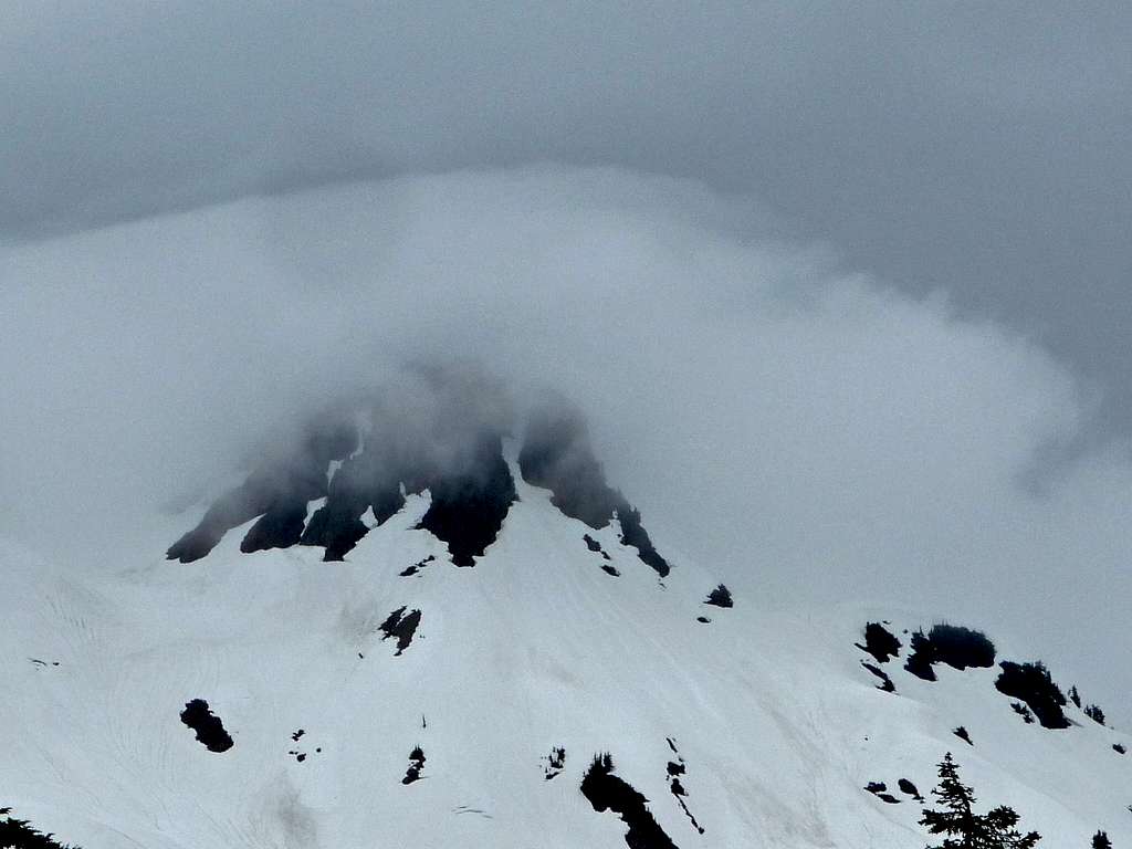 Lenticular Forming over Mount Ann