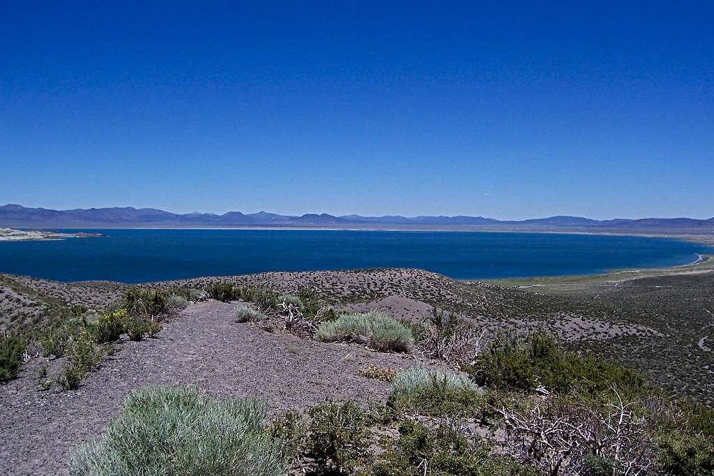 Mono Lake seen from the Rim Trail