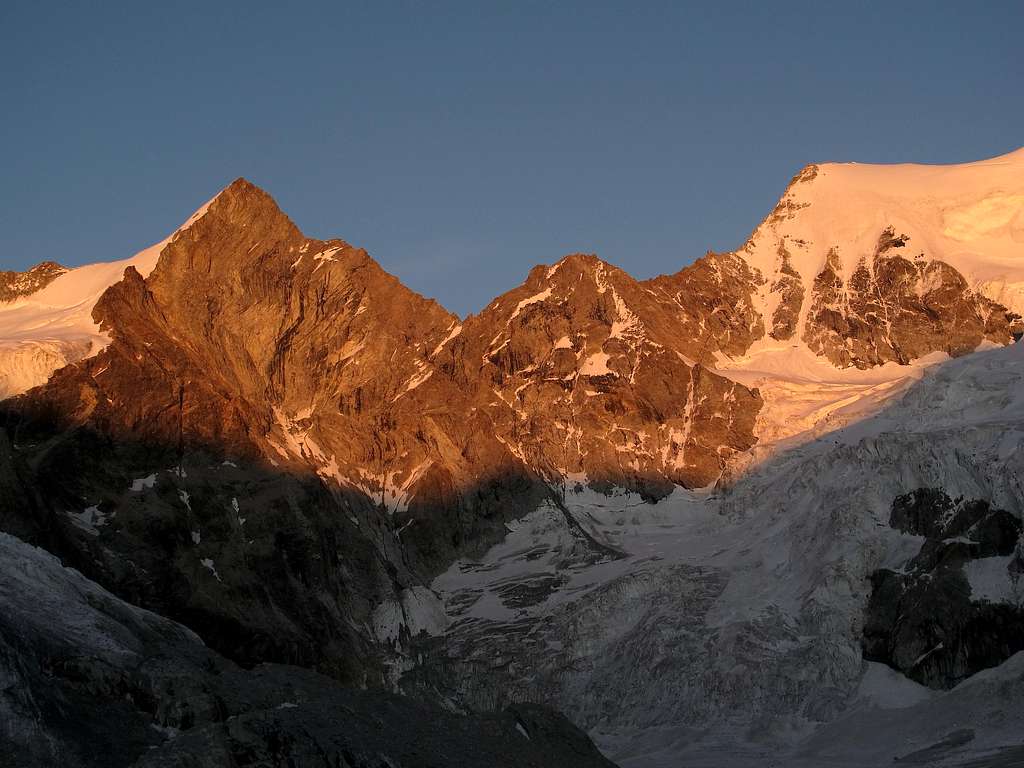 Trifthorn (3728m) and Wellenkuppe (3903m) in evening alpenglow