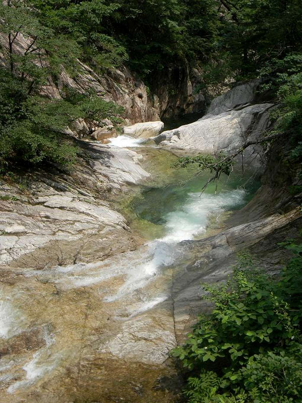 Pools and Cascades in the Cheonbuldong Valley