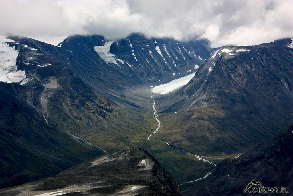 Between the valleys - Hellstugu glacier