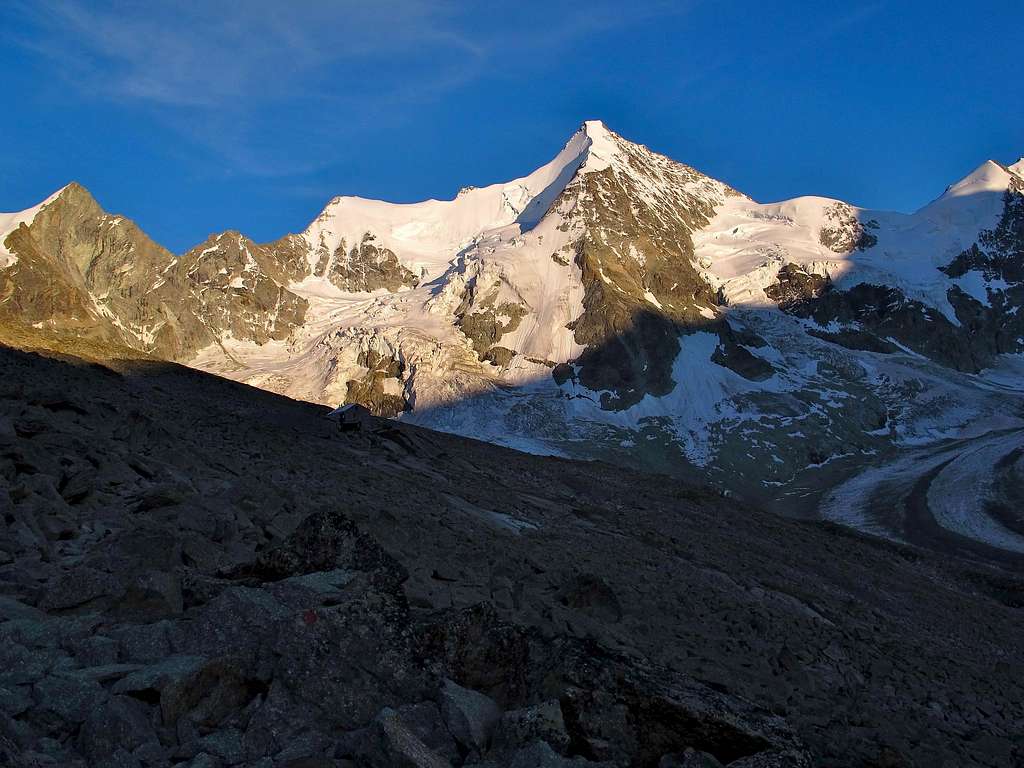 Approaching the Cabane du Grand Mountet