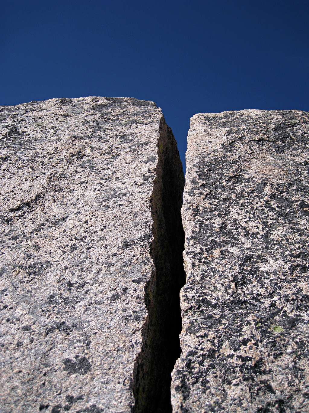 Off-widht crack leading to the summit of the Second Tower