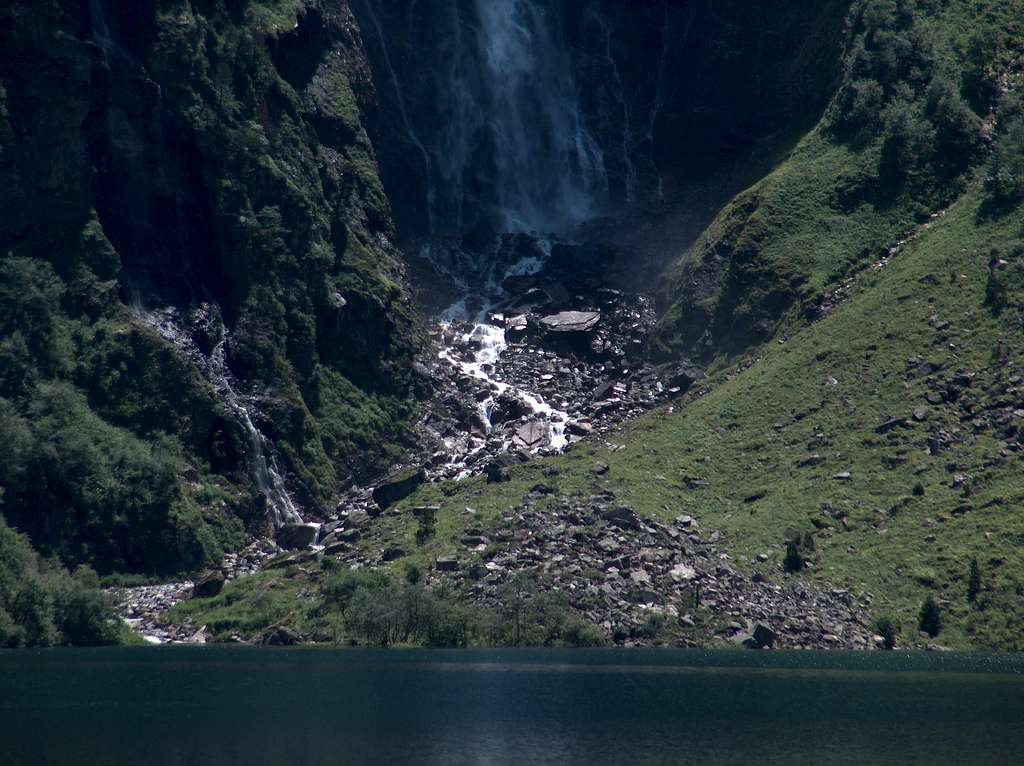 Waterfall of the Lac d'Ôo