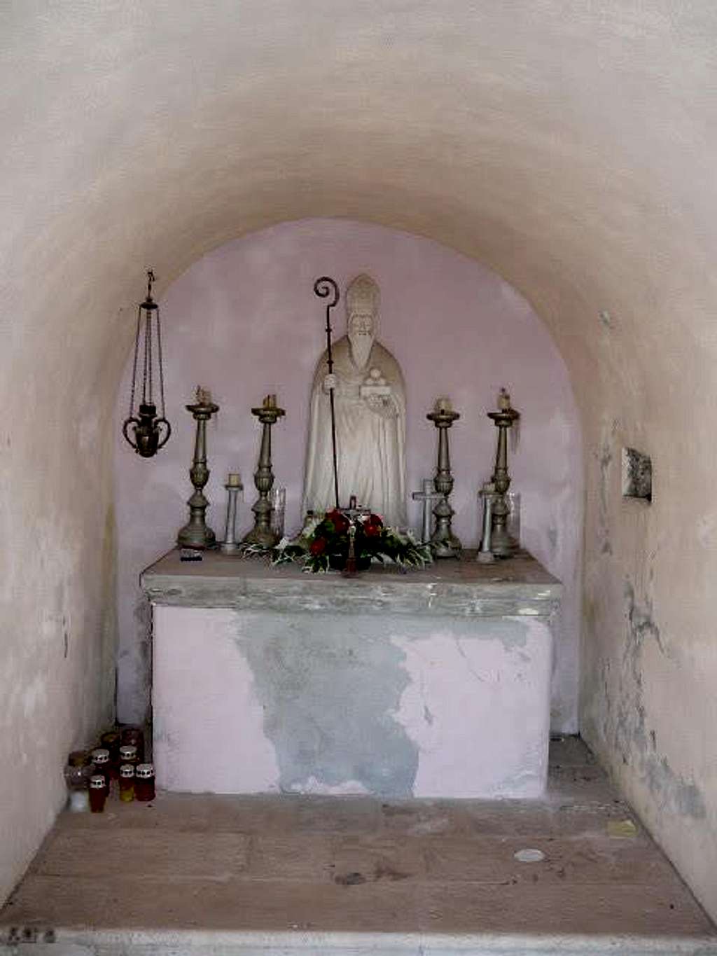 the interior of the chapel of Sveti Nikola