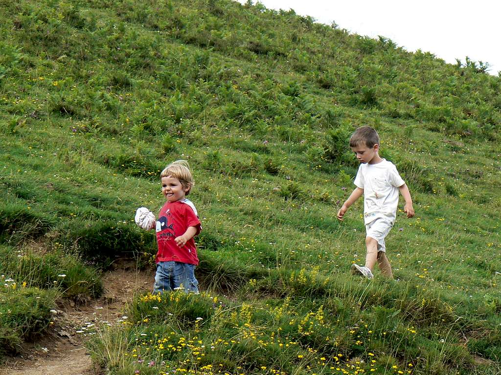 Running with my cousin (Azet ridge)
