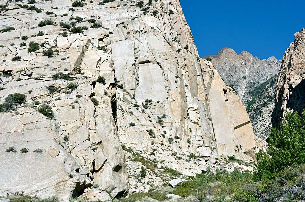 Cyanide Cliff to the left of the entrance to Pratt's Crack area