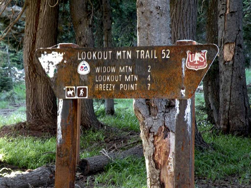 Trail head for Lookout Mountain
