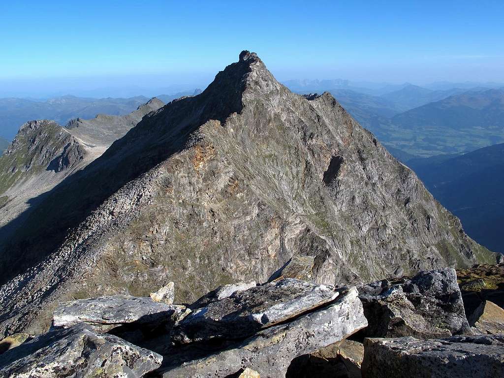 Blessachkogel (3050m); Wilder Kaiser and Kitzbühel mountains behind 