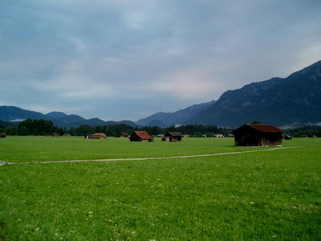 Huts on the fields towards Hamersbach