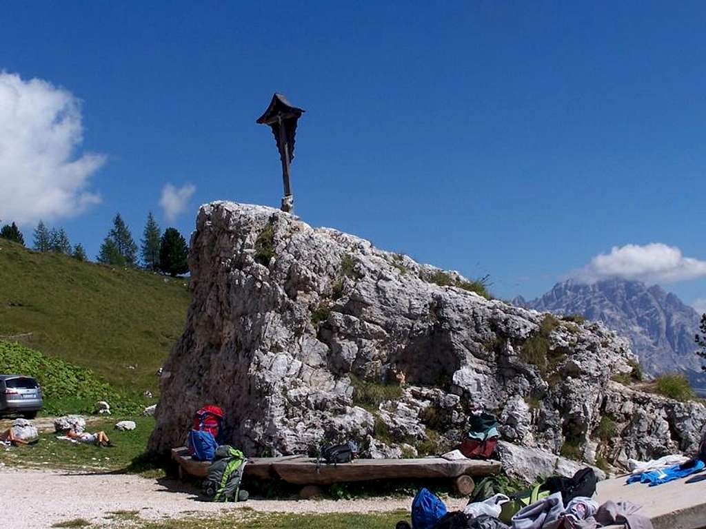 A cross near the rif. Cinque Torri