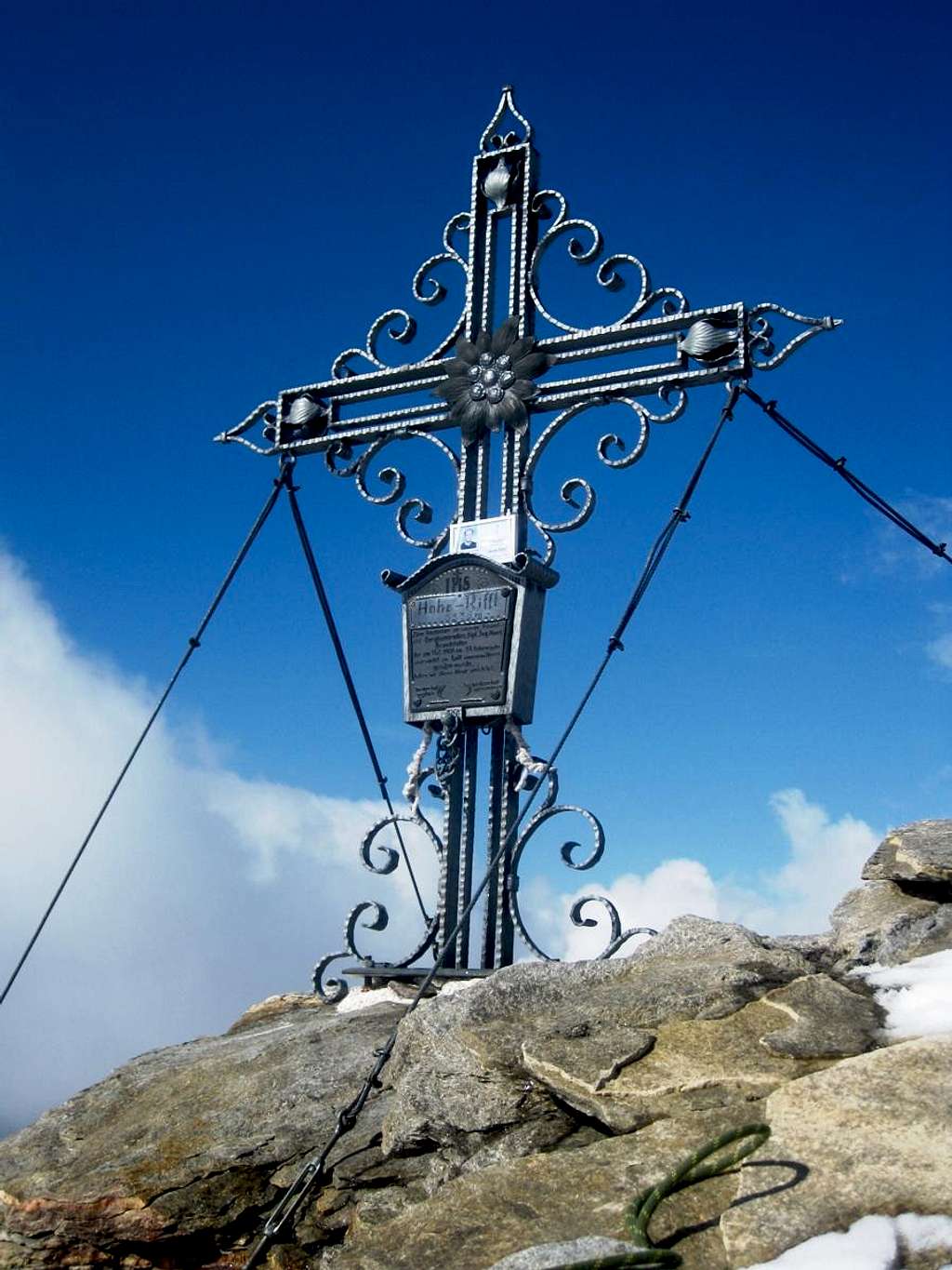 Hohe Riffl summit cross
