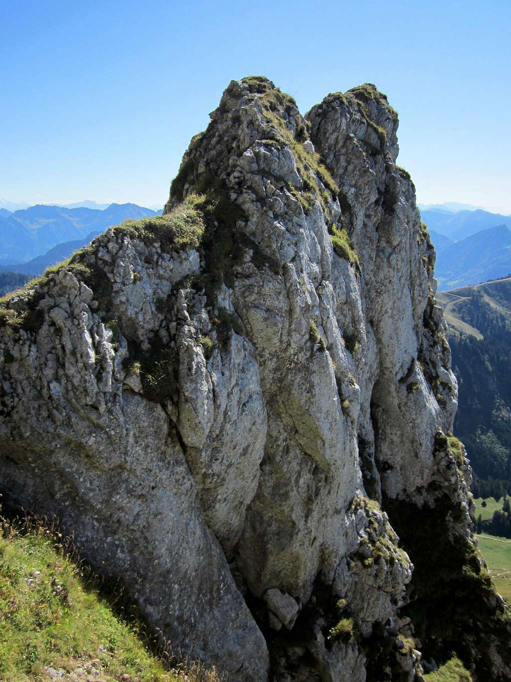 One of the many rock outcrops on Dent d'Oche