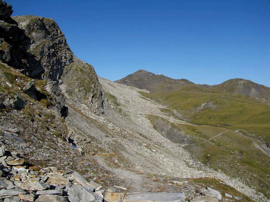 The diagonal route to Southeast from Belvedere Torrent to East Spur of Quota <i>2704m</i> 