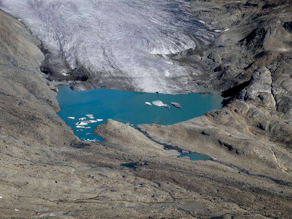 Glacier Lake - Des Poilus glacier