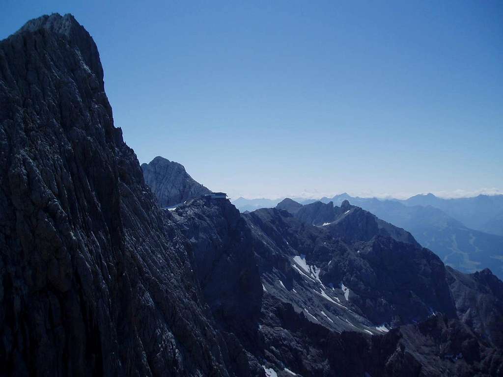 View towards the Südwand Bahn cable car station 