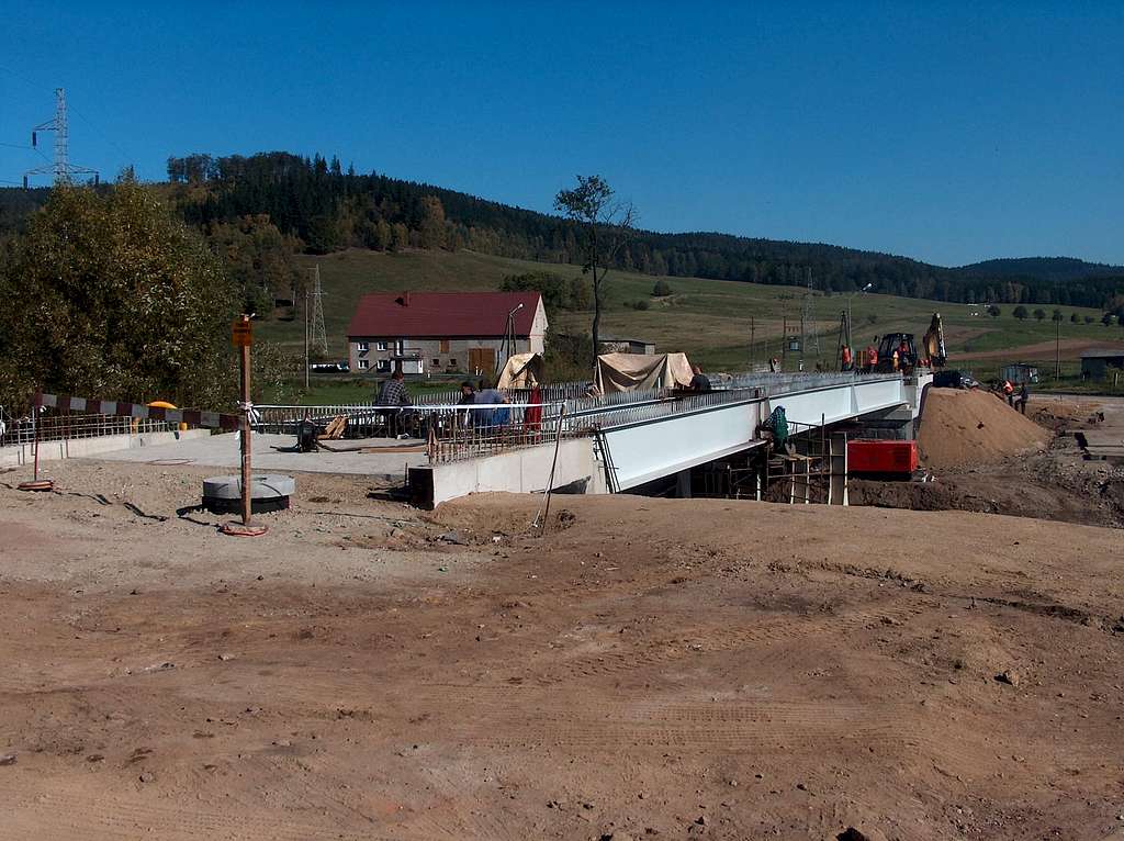 Bridge under reconstruction near Sędzisław
