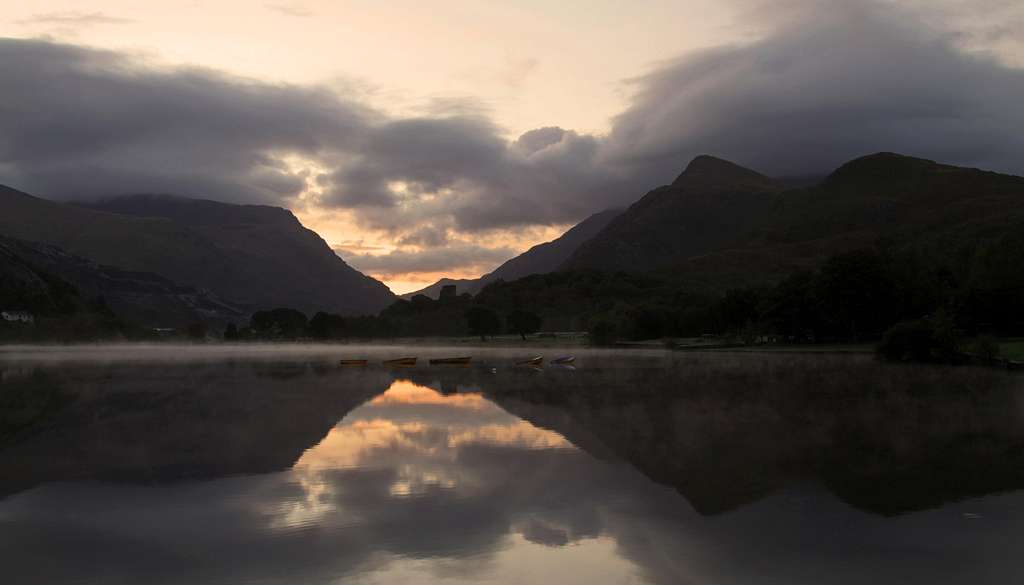 Morning mist, Snowdonia