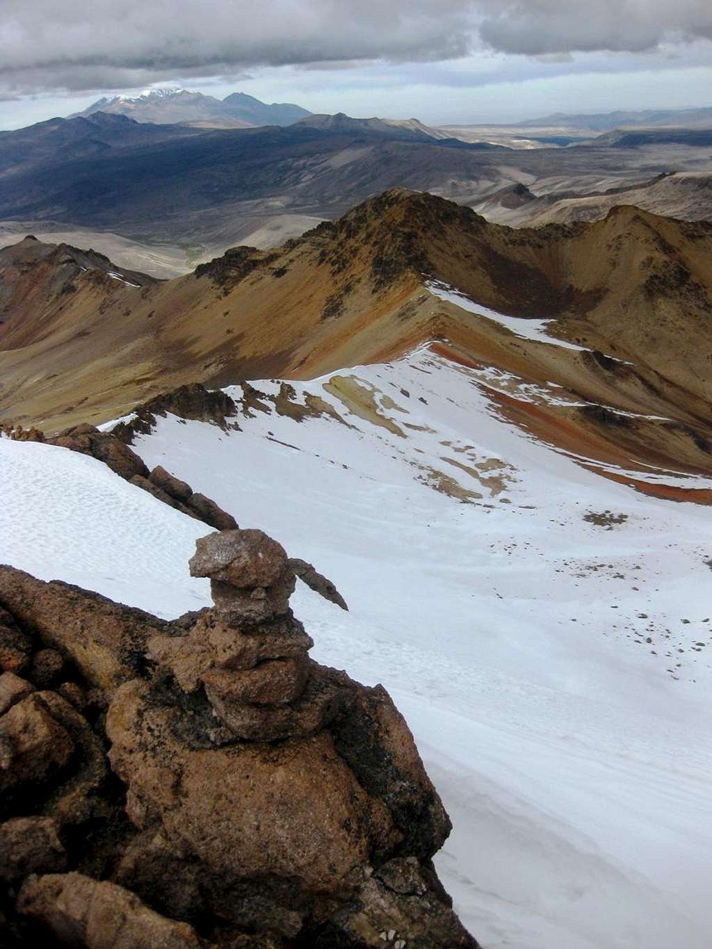 A useless cairn on the summit ridge of Huarancante