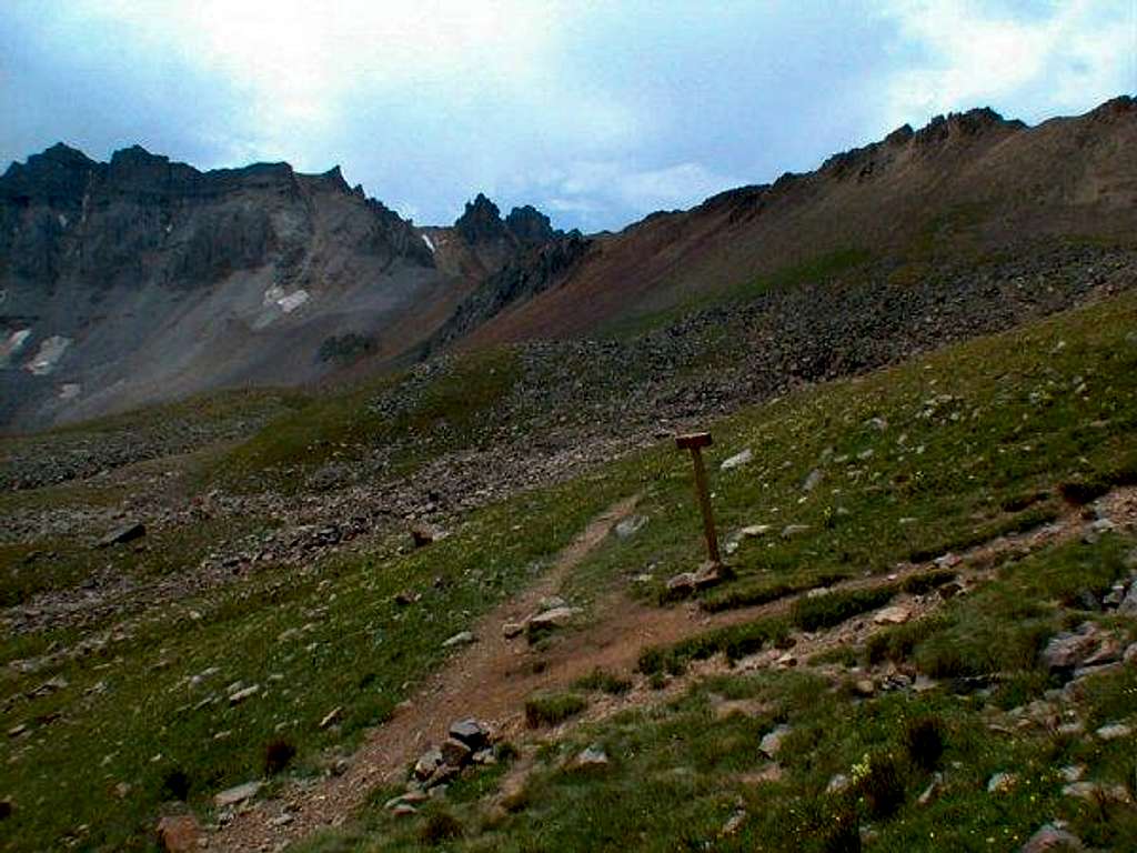 The right trail goes up into...