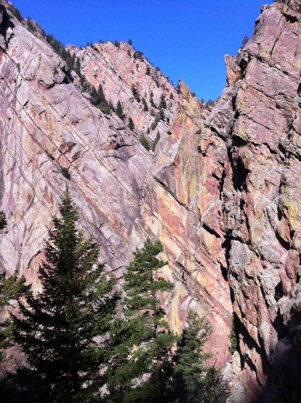Beautiful rocks to be climbed in El Dorado Canyon