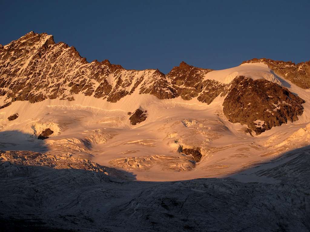 Zinalrothorn and Glacier du Mountet