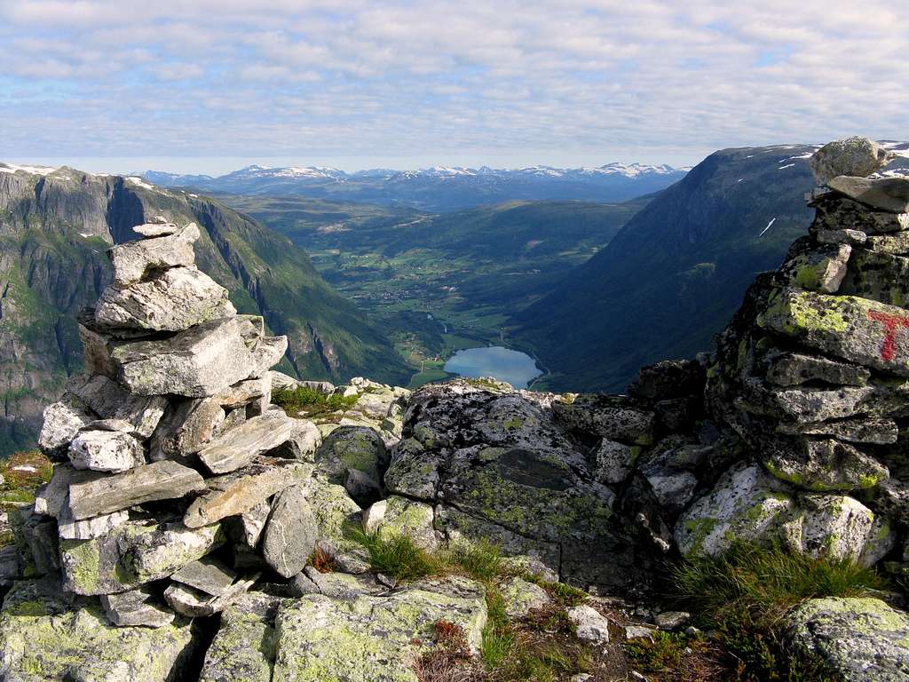 Eggjenibba summit ridge