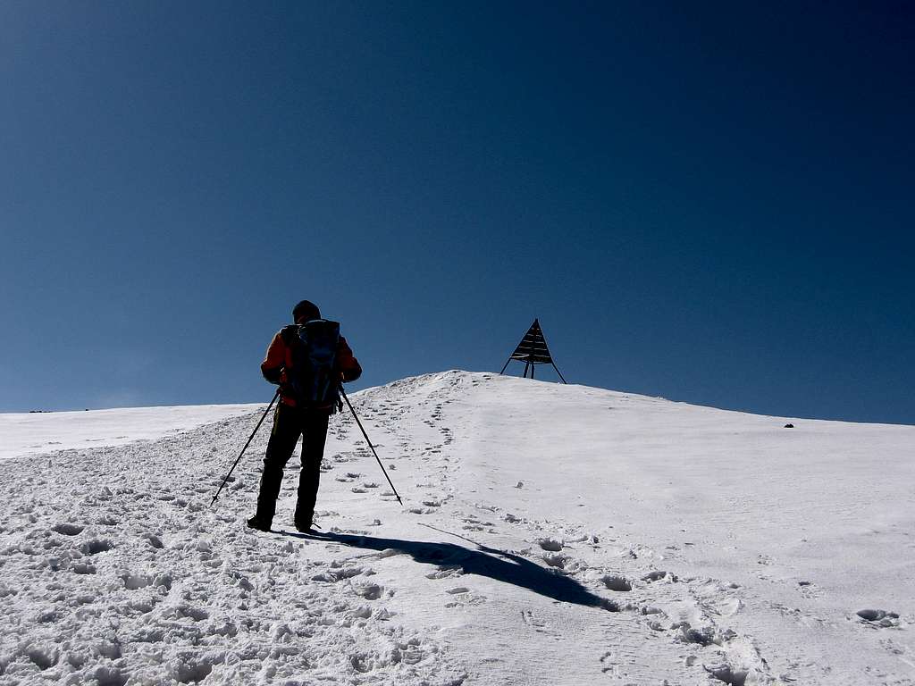 Jebel Toubkal summit signal