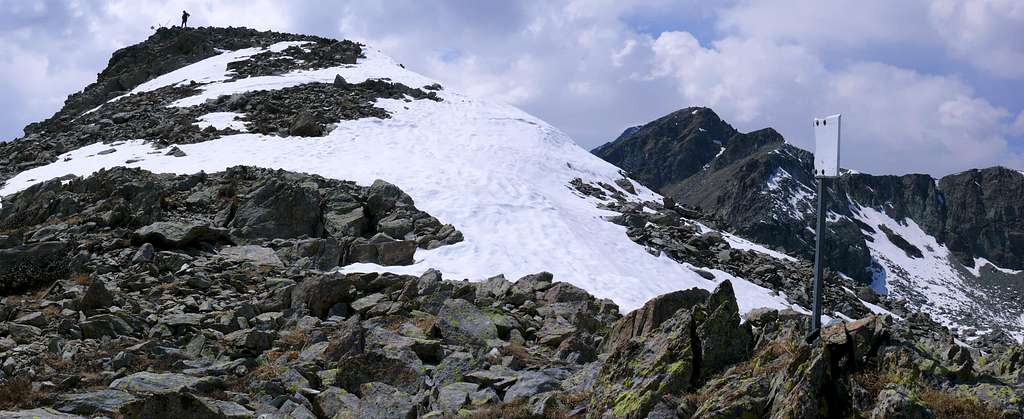 Into Easterner Appendixes of Mount Glacier