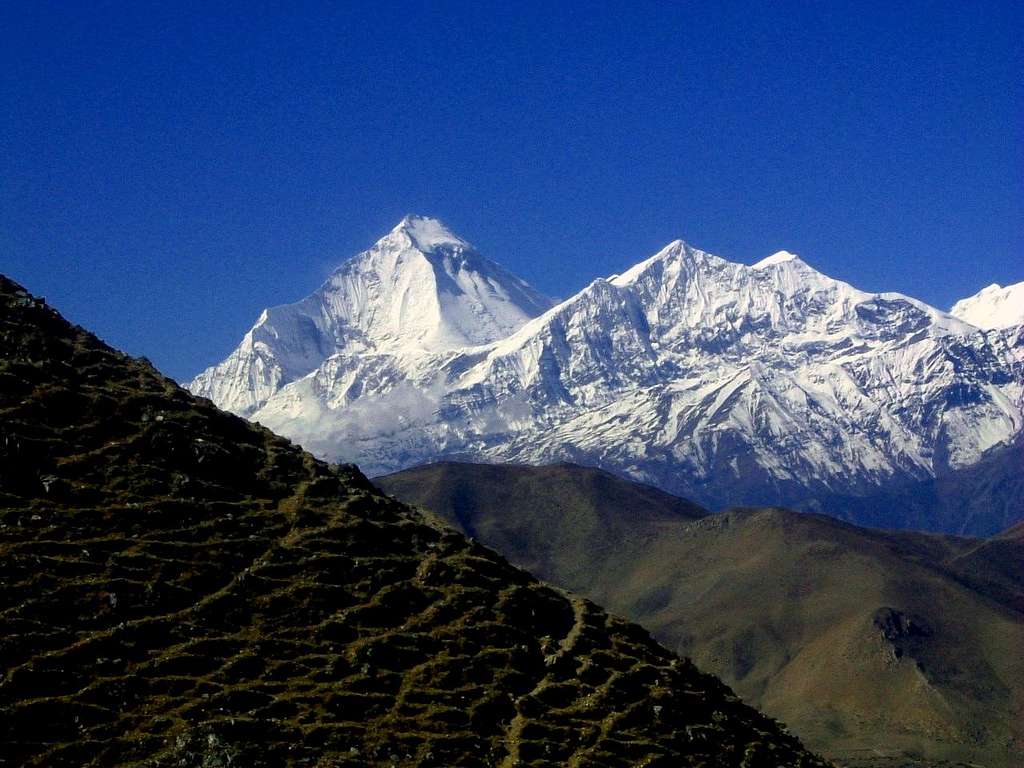 Annapurna trail - Dhaulagiri seen nearby Thorung Là Pass