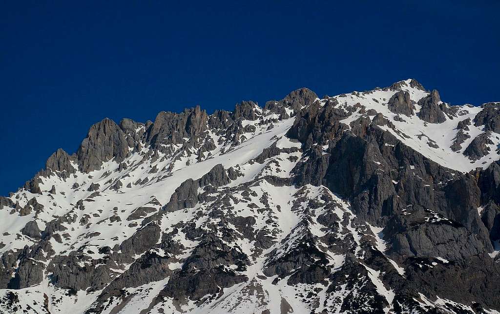 The rugged west ridge of Scheichenspitze (2667m) in the Dachstein group