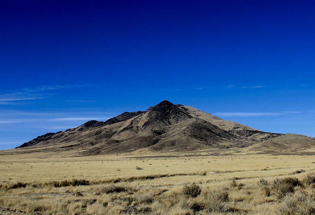 Blue Mountain seen from the turnoff Jungo Road