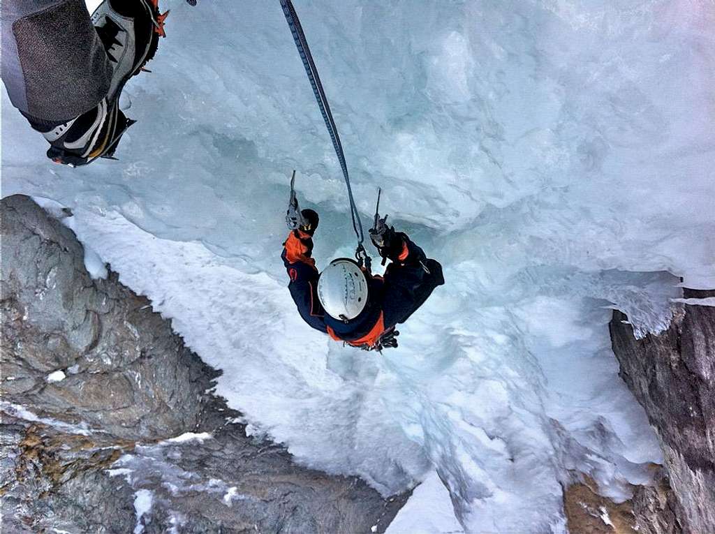Ice climbing - Cascade de Brucholey