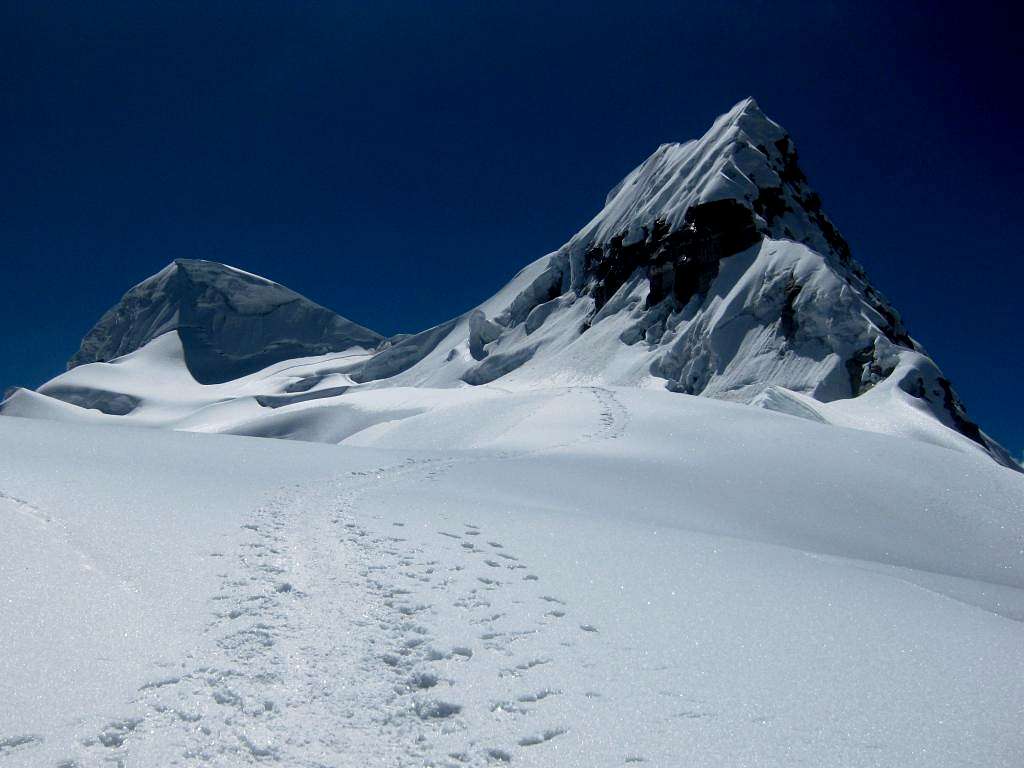 The twin summits of Vallunaraju