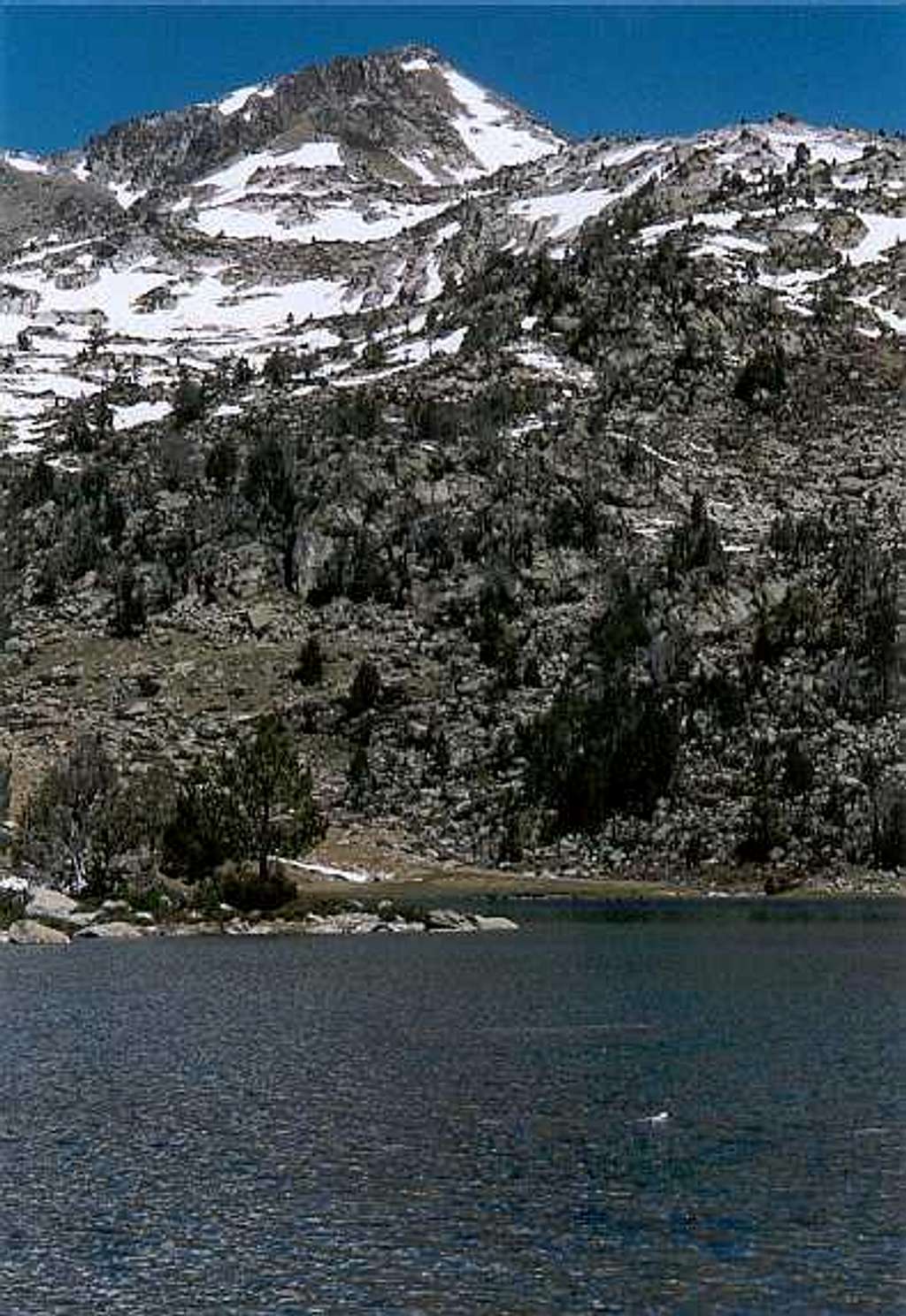 Madamète over lac d'Aumar in May
