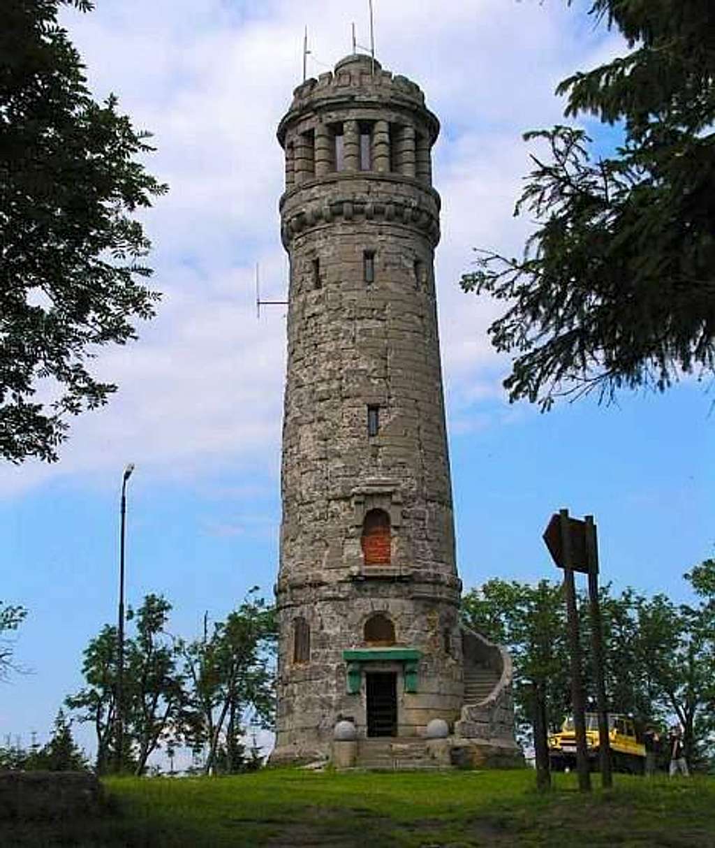 The tower in the state it was in 2005, before being restored