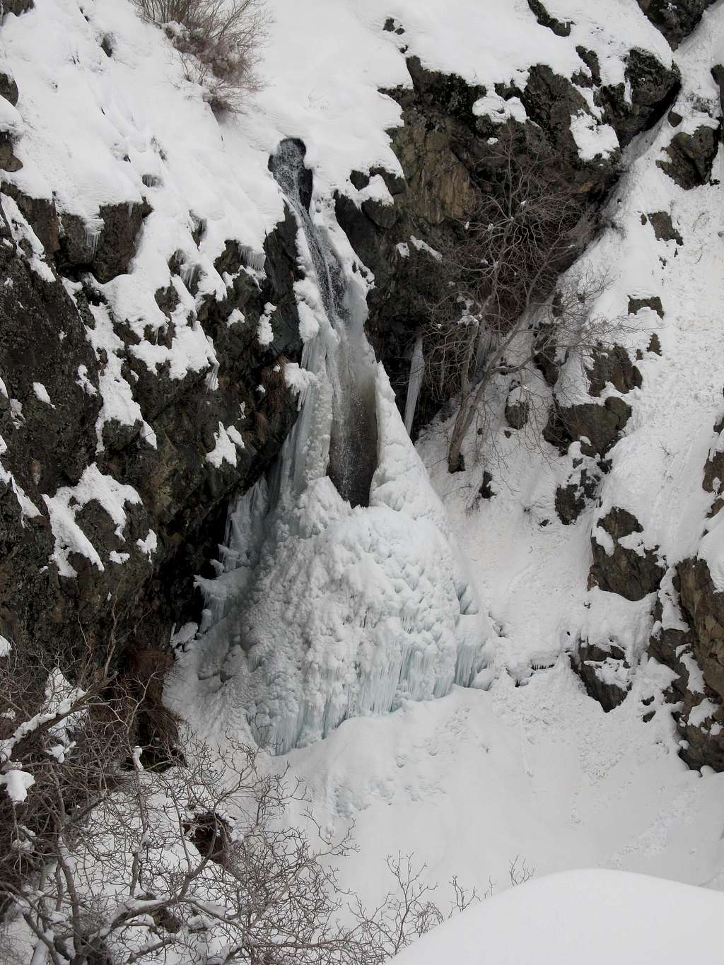 ice-waterfall-1