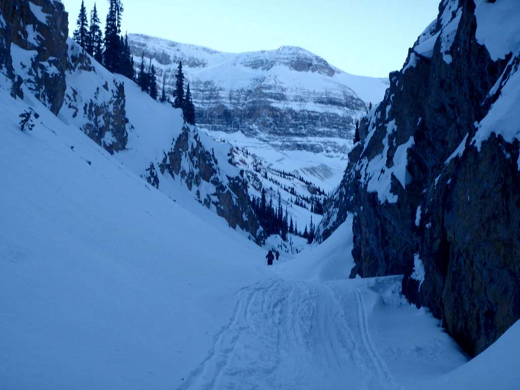 Canyon on approach to Bow Hut