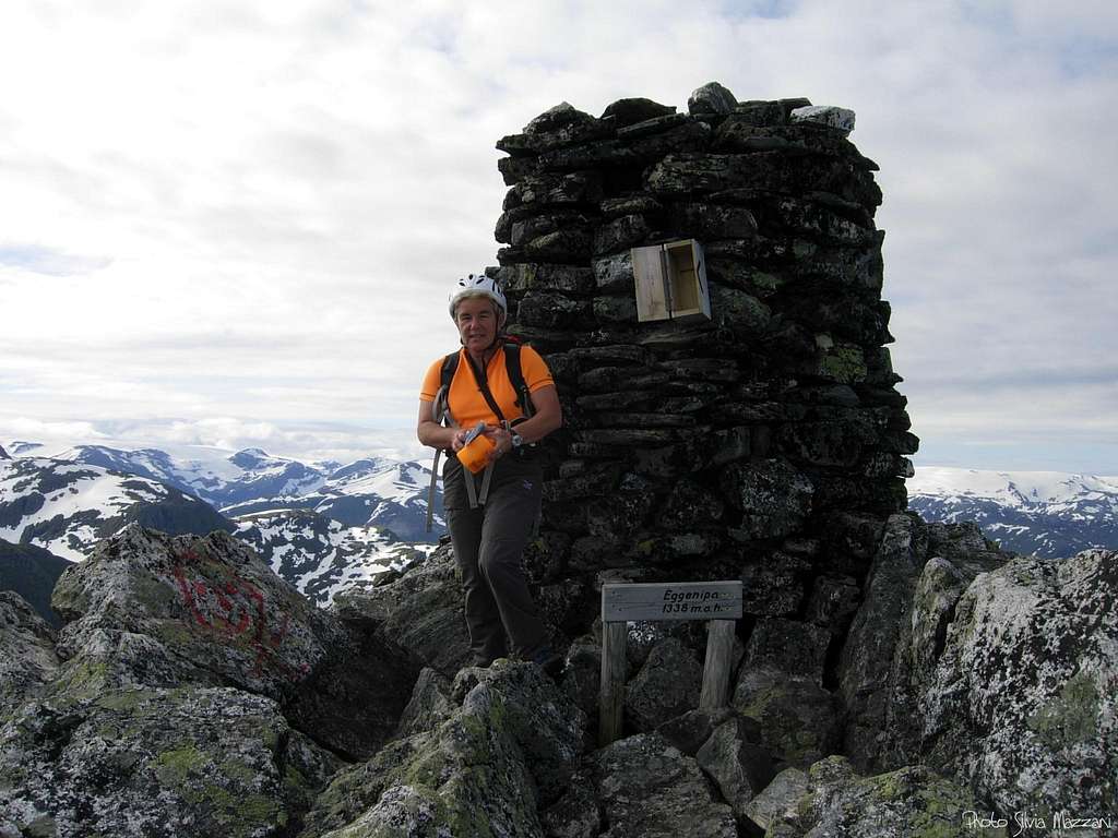 A huge cairn with a wooden summit-box on Eggjenibba