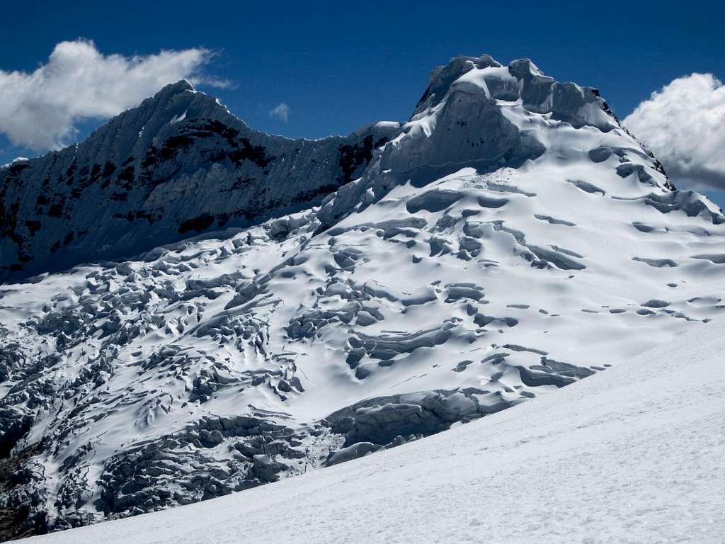 Nevados Akilpo from Tocllaraju high camp