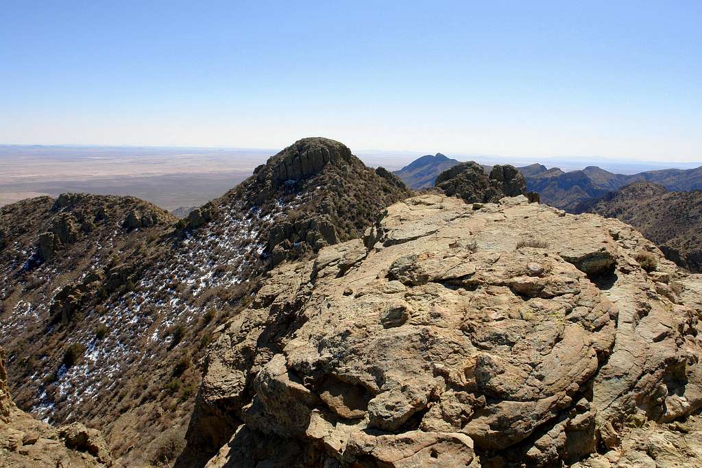West sub-summit of the North Highpoint, view south