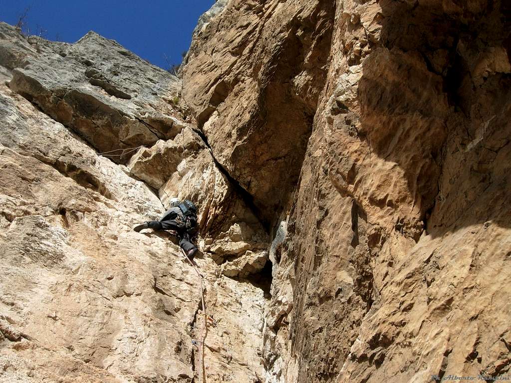 Classic climb on Diedro Manolo