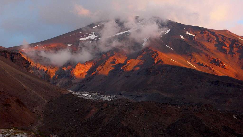 La Engorda Volcano at dusk