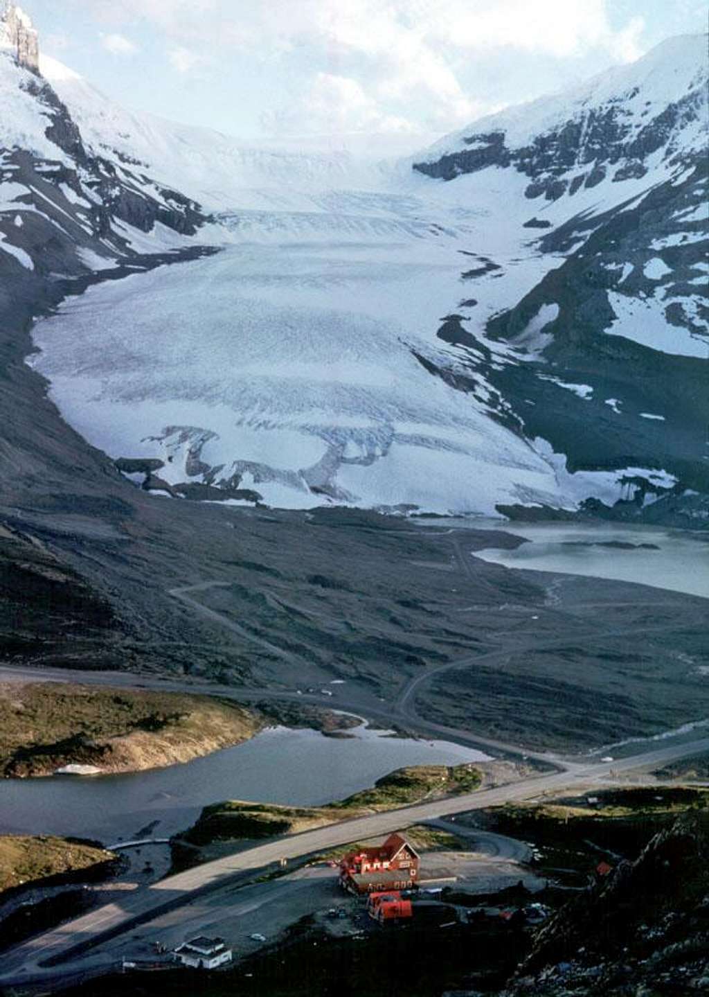 Athabaska Glacier & Lodge 01