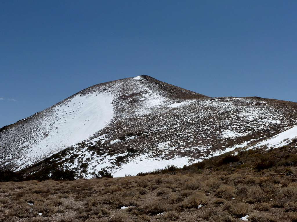 Some snow still left on the final ridge to Mount Como